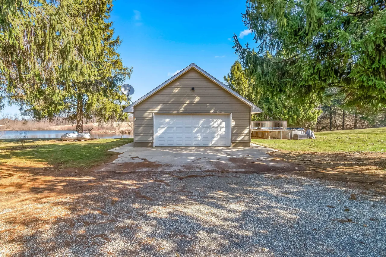 2175 Bird Lake Rd S., Osseo, MI 49266 photo 22